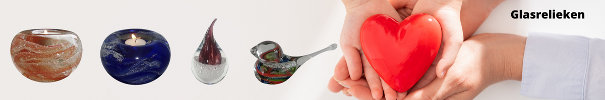 gedenkartikelen van glas met deeltjes crematie-as